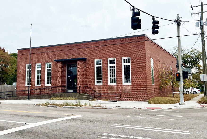 Primary Photo Of 3800 Colley Ave, Norfolk Restaurant For Lease