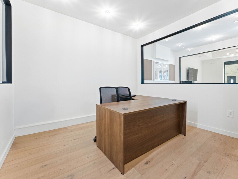 More Photos Of 818 N 4th St, Philadelphia Office For Lease