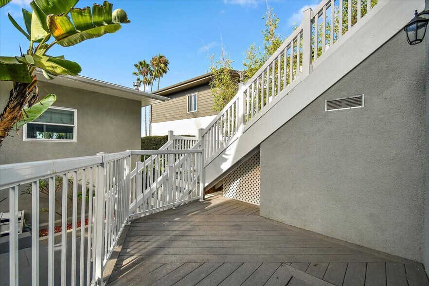 More Photos Of 1534 Manhattan Beach Blvd, Manhattan Beach Apartments For Sale