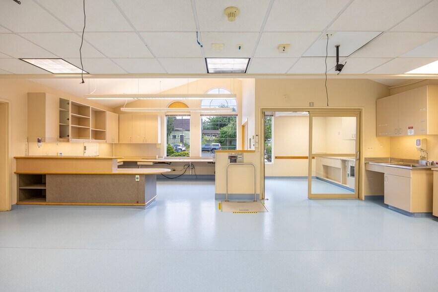 More Photos Of 811 Georgiana St, Port Angeles Medical For Sale