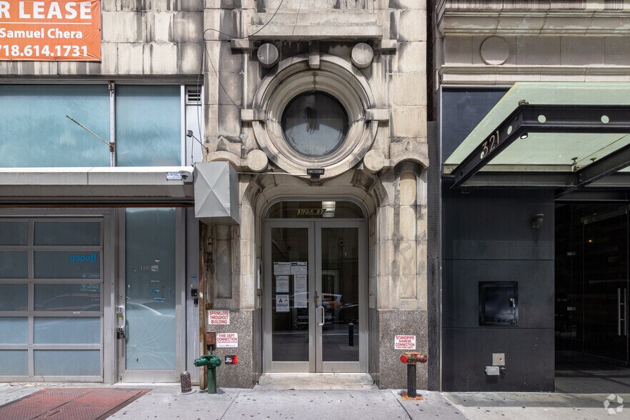 More Photos Of 323-325 W 37th St, New York Office For Lease