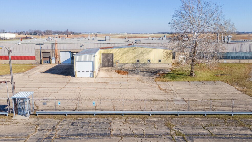 More Photos Of 1900 Pleasant St, Dekalb Manufacturing For Lease