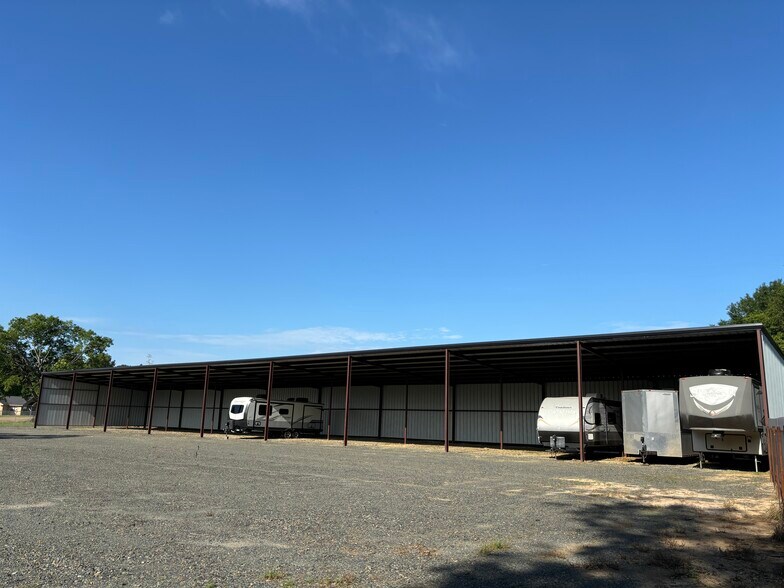 More Photos Of 504 Louise st, Atlanta Self Storage For Sale