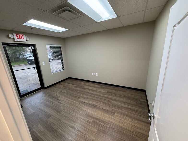 More Photos Of 298 Reynolds Rd, Hiram Warehouse For Lease
