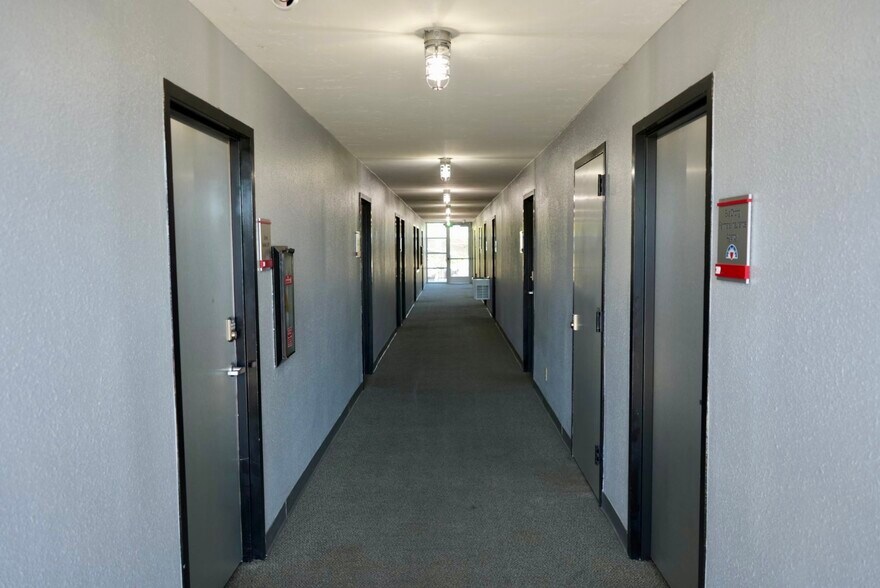 More Photos Of 321 N Rampart St, Orange Office For Lease