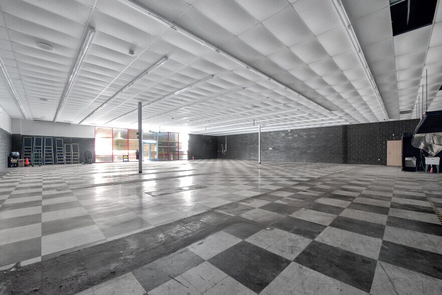 More Photos Of 177 Lexington Ave, Mansfield Freestanding For Sale