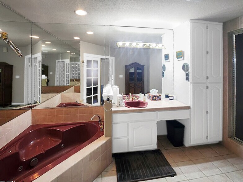 More Photos Of 1018 Bel Air Cir, Las Vegas Multifamily For Sale