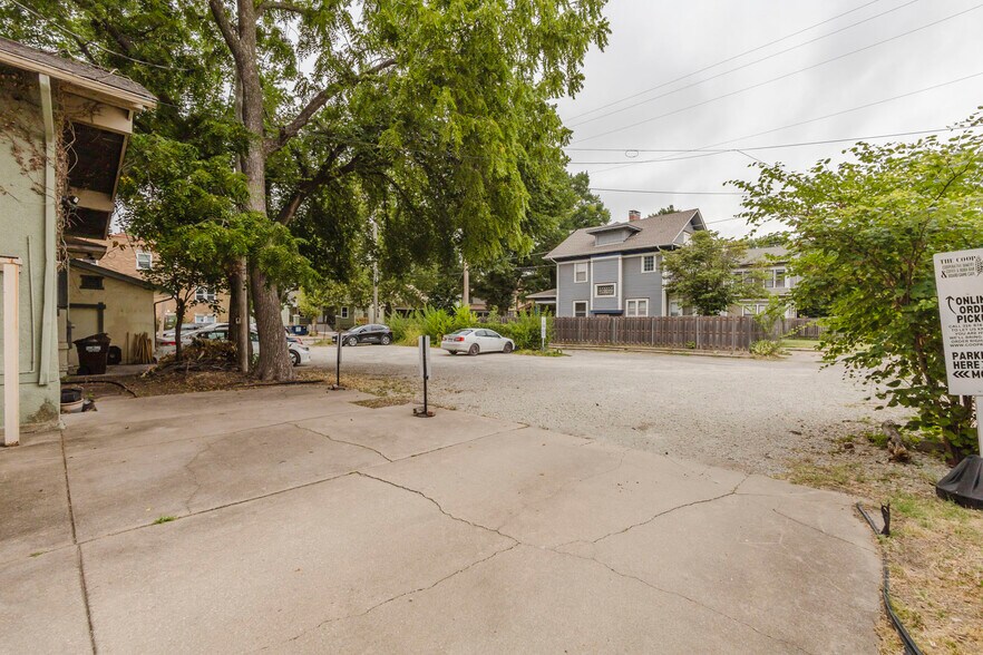 More Photos Of 2808 E Douglas Ave, Wichita Storefront Retail Office For Sale
