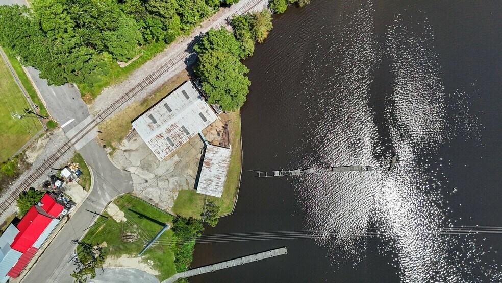 More Photos Of 1054 E Main St, Washington General Retail For Sale