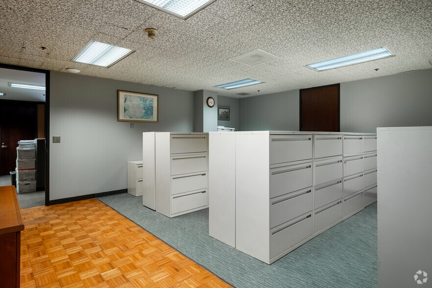 More Photos Of 215 N Marengo Ave, Pasadena Office For Sale