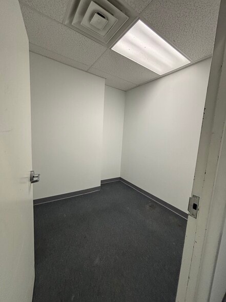 More Photos Of 1711 S Broad St, Philadelphia Office For Lease