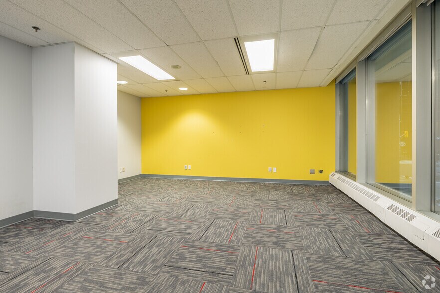 More Photos Of 100 Metcalfe St, Ottawa Office For Lease