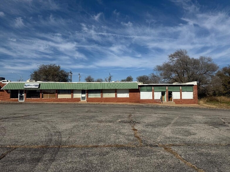 More Photos Of 2901 S Van Buren St, Enid Hotel For Sale