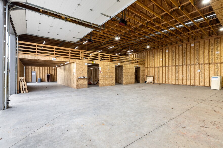 More Photos Of 115 W Wyoming St, Kalispell Warehouse For Lease