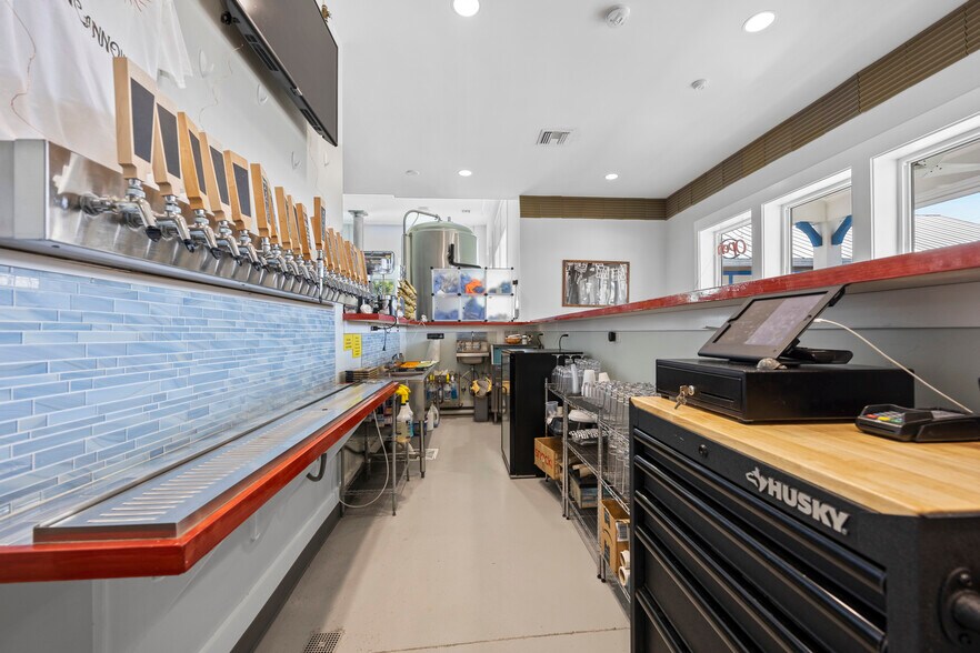 More Photos Of 691 A1A Beach Blvd, Saint Augustine General Retail For Sale