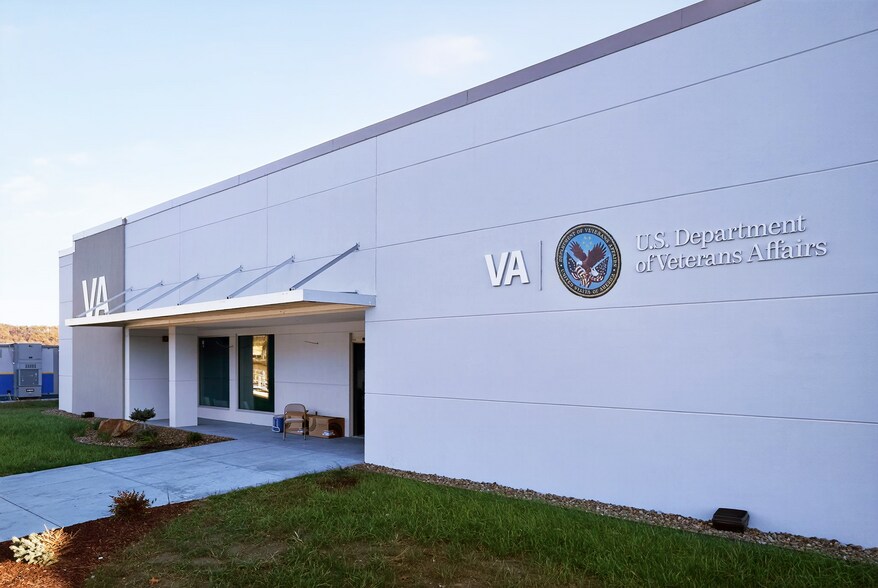 Primary Photo Of 160 Nautilus Dr, Hazard Office For Sale