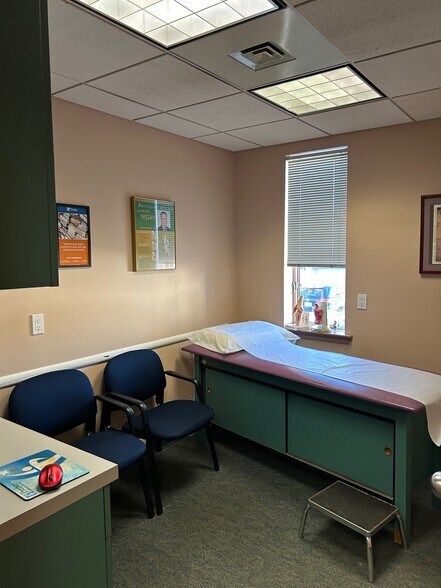 More Photos Of 510 Darby Rd, Havertown Medical For Lease