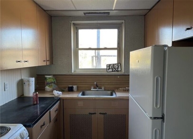 More Photos Of 107 E Wallace Ave, New Castle Office For Sale