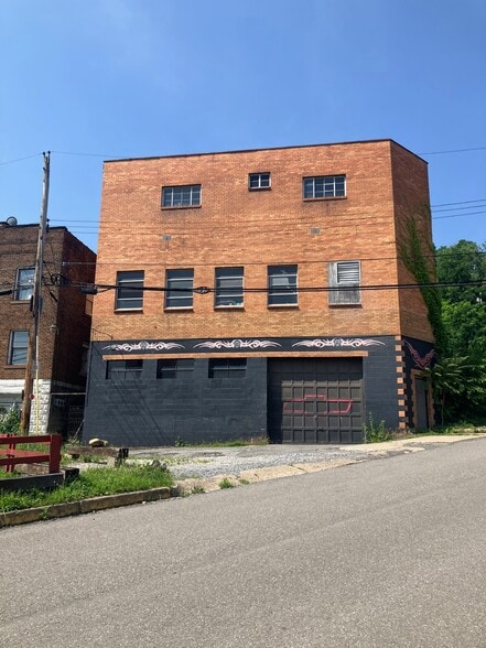More Photos Of 842-844 Island Ave, McKees Rocks Warehouse For Sale