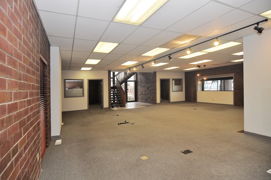 More Photos Of 1735 S 300 W, Salt Lake City Auto Dealership For Lease