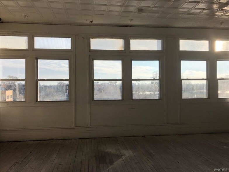 More Photos Of 294 W Ferry St, Buffalo Restaurant For Lease