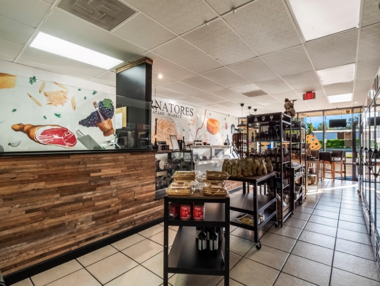 More Photos Of 3800-3822 Edgewater Dr, Orlando Unknown For Lease