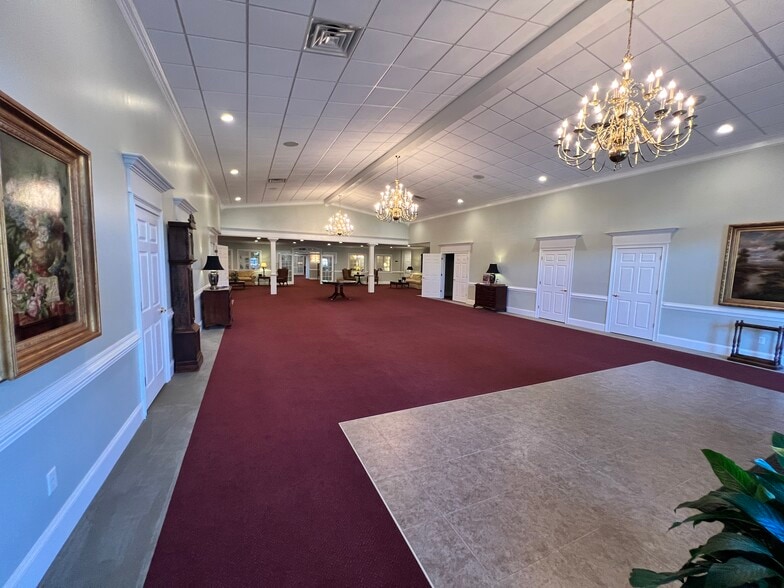 More Photos Of 313 N Main St, Simpsonville Freestanding For Sale