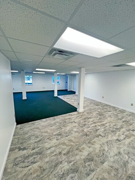 More Photos Of 1389 Bridgton Rd, Westbrook Office For Lease