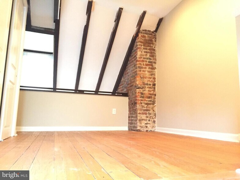 More Photos Of 747 S 2nd St, Philadelphia Apartments For Sale
