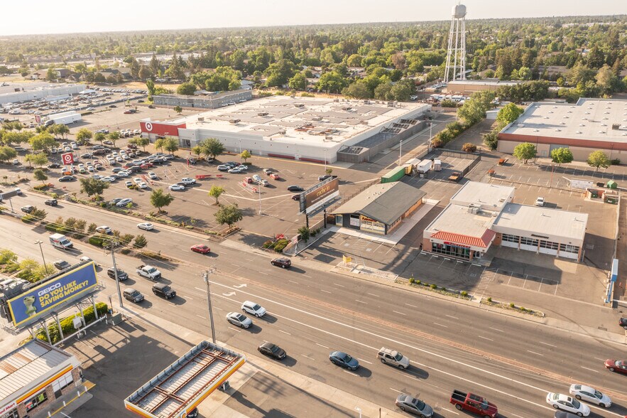 More Photos Of 5015 Madison Ave, Sacramento Freestanding For Lease