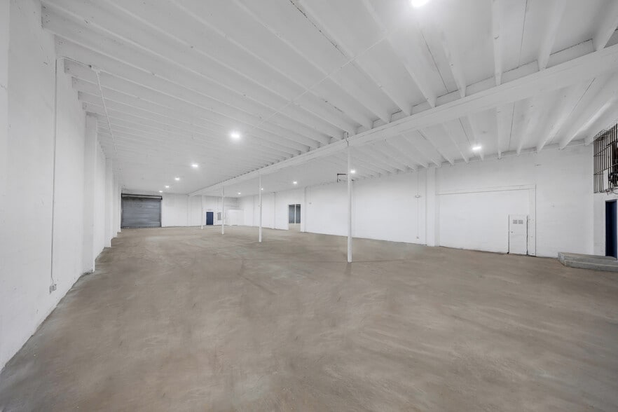More Photos Of 3916-3920 NW 32nd Ave, Miami Warehouse For Lease