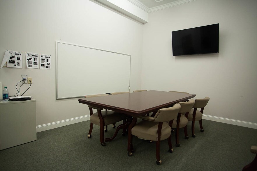 More Photos Of 31-39 Main St, Littleton General Retail For Lease