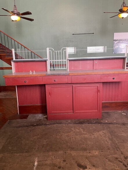 More Photos Of 101 E Main St, Brady Restaurant For Sale