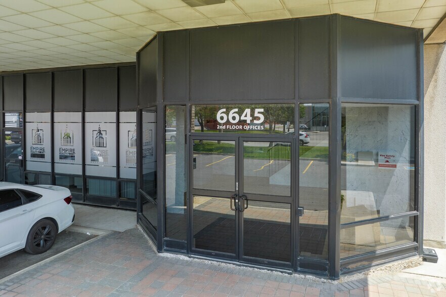 More Photos Of 6645 Tomken Rd, Mississauga Light Distribution For Lease