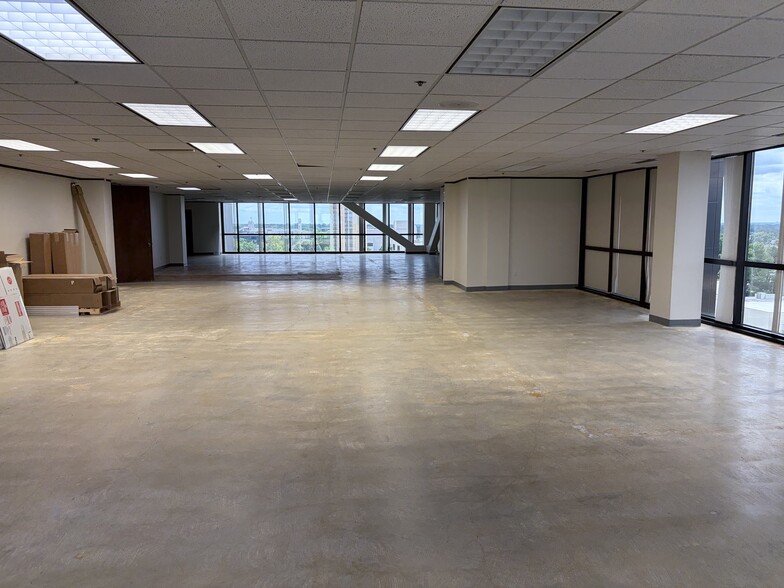 More Photos Of 901 E St. Louis St, Springfield Office For Lease