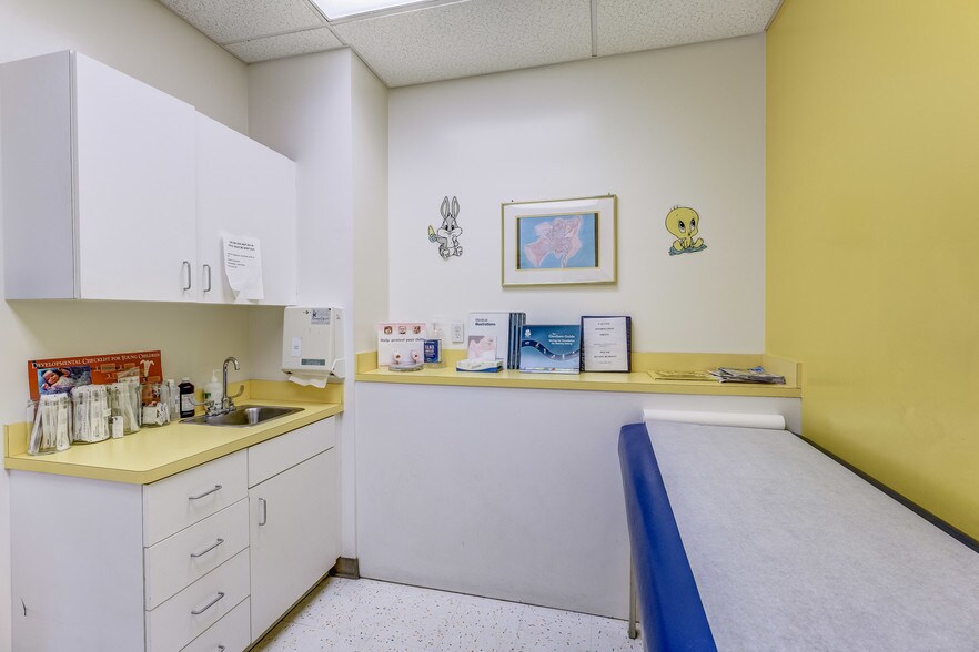 More Photos Of 5205 Village Blvd, West Palm Beach Medical For Lease