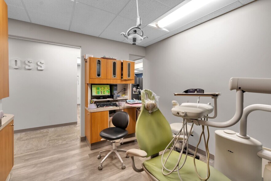 More Photos Of 4233-4227 Maple Rd, Buffalo Medical For Sale