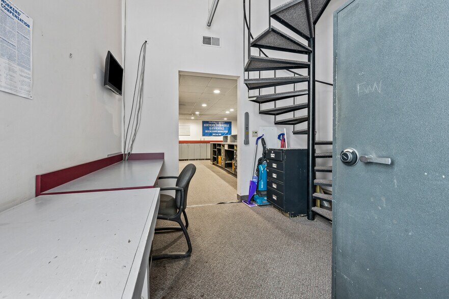 More Photos Of 177 Main St, Gorham Bank For Sale