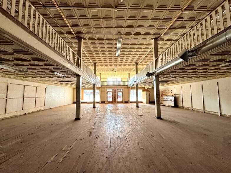 More Photos Of 516 W Chickasha Ave, Chickasha Storefront For Sale