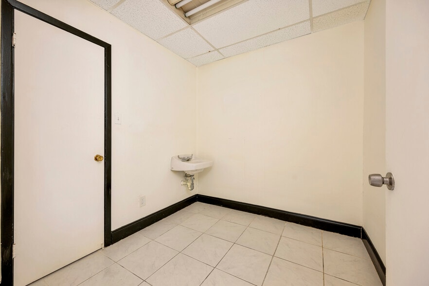 More Photos Of 2200 Evans Ave, Fort Worth Medical For Sale