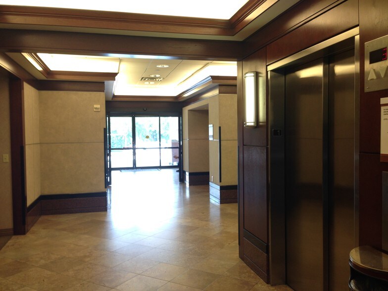 More Photos Of 399 W Campbell Rd, Richardson Medical For Lease