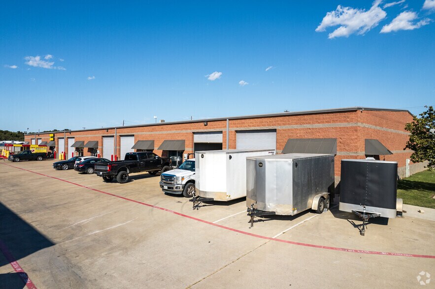 Primary Photo Of 1671 Riverview Dr, Lewisville Flex For Lease