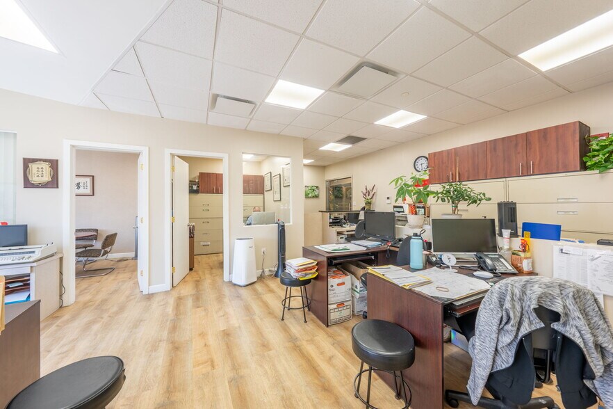 More Photos Of 17 Chatham Sq, New York Loft Creative Space For Lease