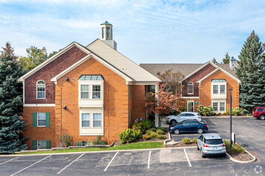 More Photos Of 37899 W 12 Mile Rd, Farmington Hills Office For Lease