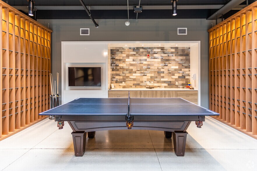 More Photos Of 525 2nd St, La Crosse Unknown For Lease