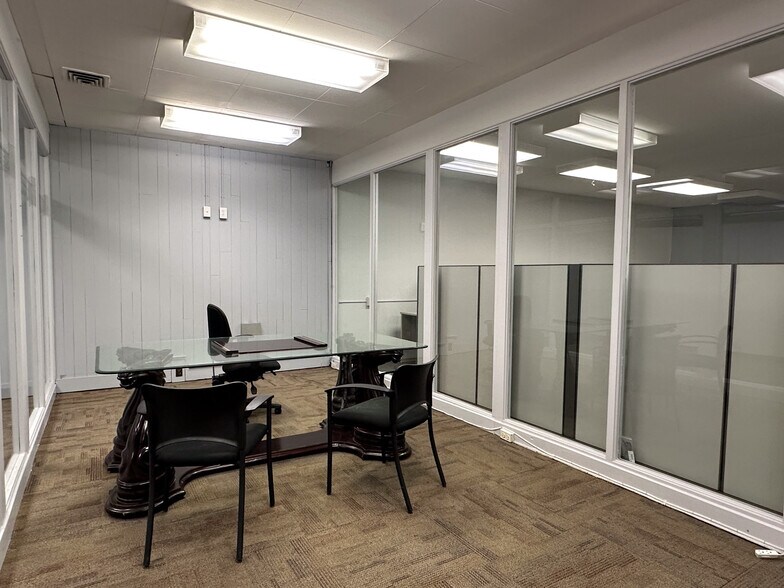 More Photos Of 2815 Olive St, Saint Louis Office For Lease