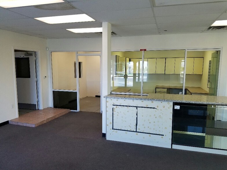 More Photos Of 303 Kansas Ave, Henderson Service For Lease