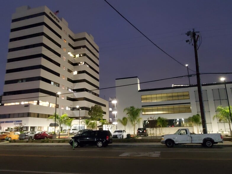 More Photos Of 18800 Delaware St, Huntington Beach Medical For Lease