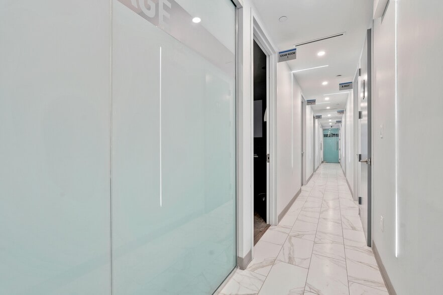 More Photos Of 6527 Roosevelt Ave, Woodside Apartments For Lease