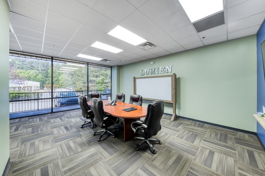 More Photos Of 3050 Matlock Dr, Kennesaw Light Manufacturing For Sale